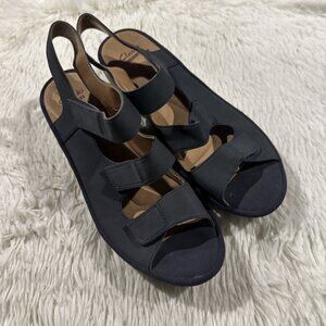 Clarks Collection soft cushion wedge sandal blue strappy 6.5 EUC